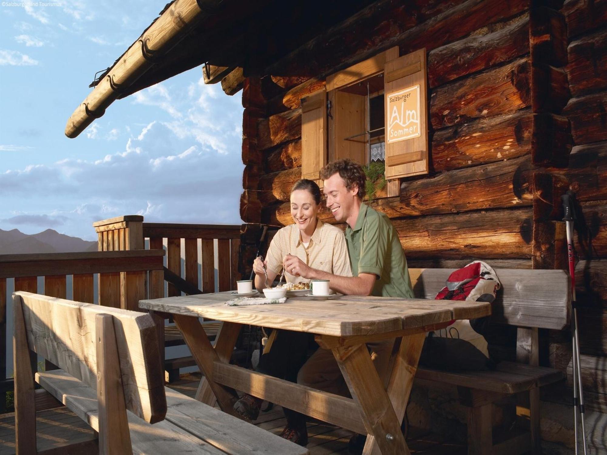 Modern Chalet With Sauna Near Ski Area In Saalbach Hinterglemm Salzburgerland Bagian luar foto